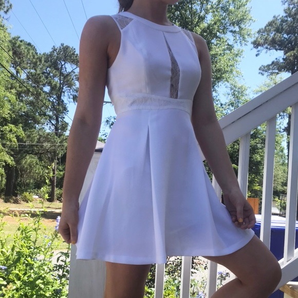 BCBGeneration fit and flare dress white - Picture 4 of 4